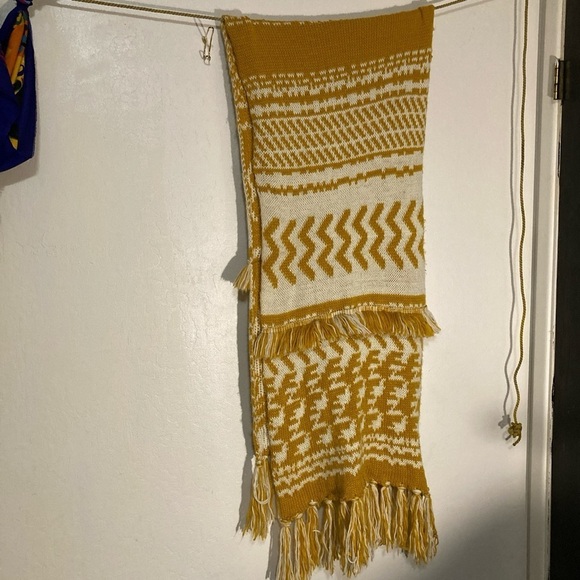 🌈 Huge tiered fringe scarf - Picture 4 of 5
